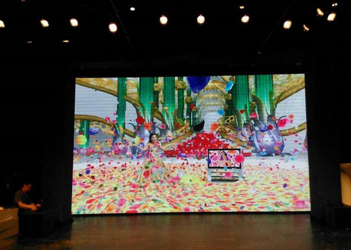 Chiny Sala konferencyjna Kryty ekran wyświetlacza LED, LED Video Display Board 220 / 110V fabryka